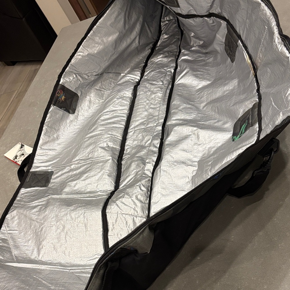 Burton Gray Camouflage Snowboard Duffel Bag - Picture 3 of 6